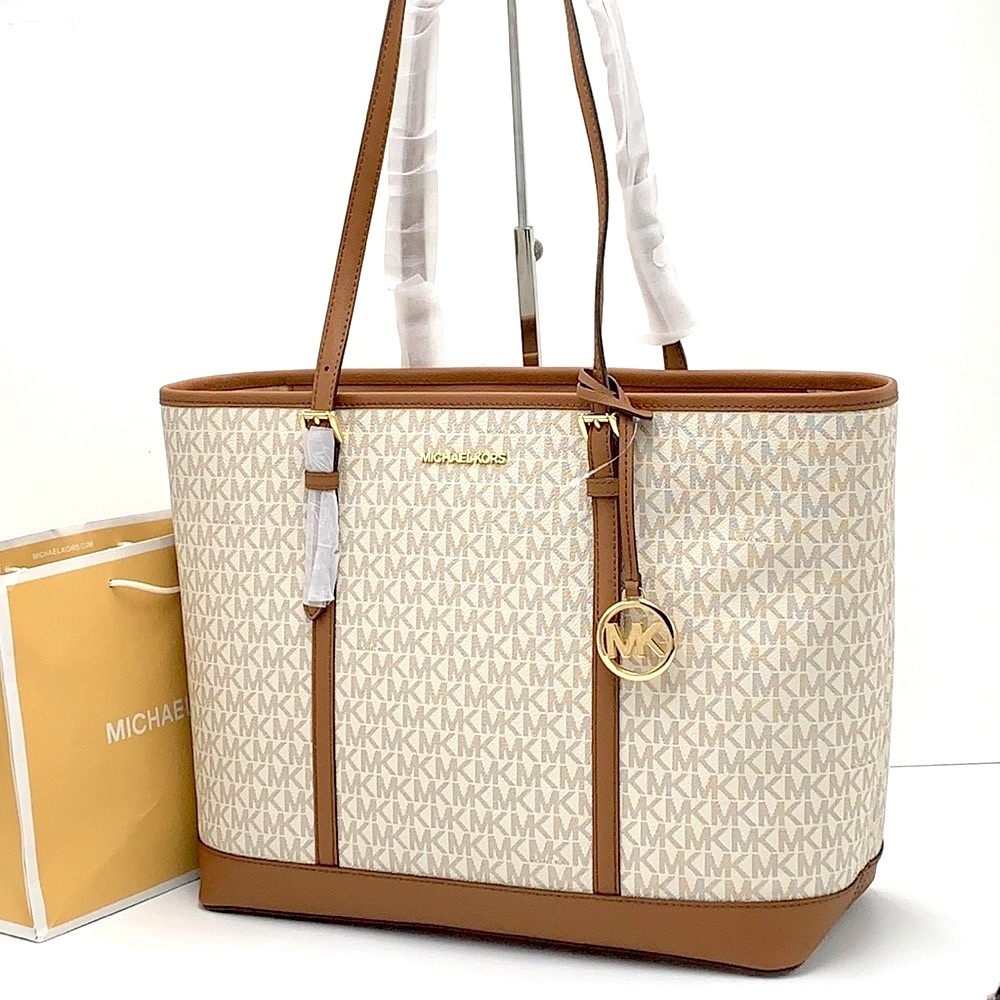 MICHAEL KORS VANILLA SIGNATURE COLOR 
Jet Set Travel Large Logo Tote Bag